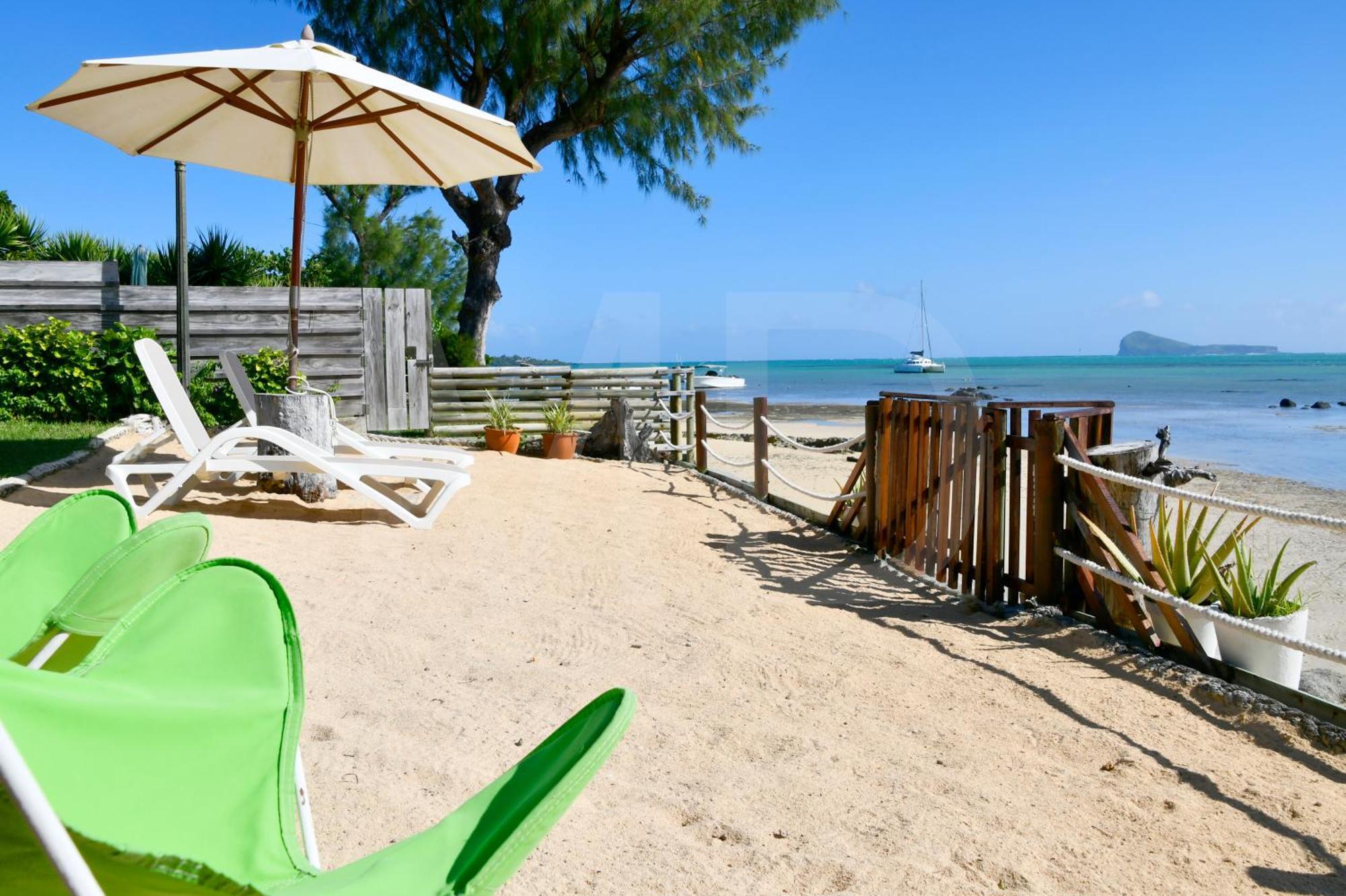 Meerana Cheerful Beachfront Cottage With Jacuzzi Grand Gaube Kültér fotó